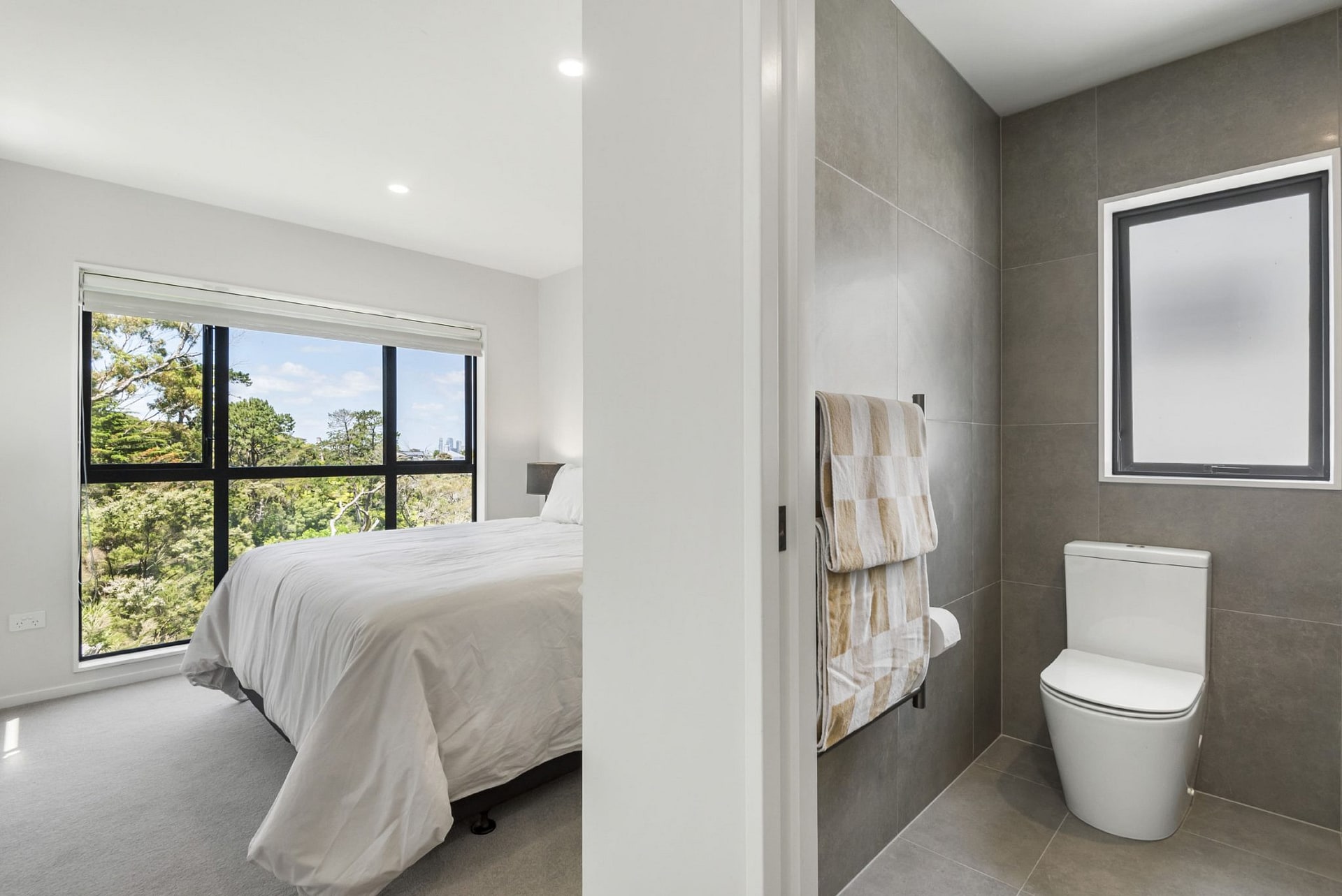 Birkenhead, 4 bedrooms — photo 14