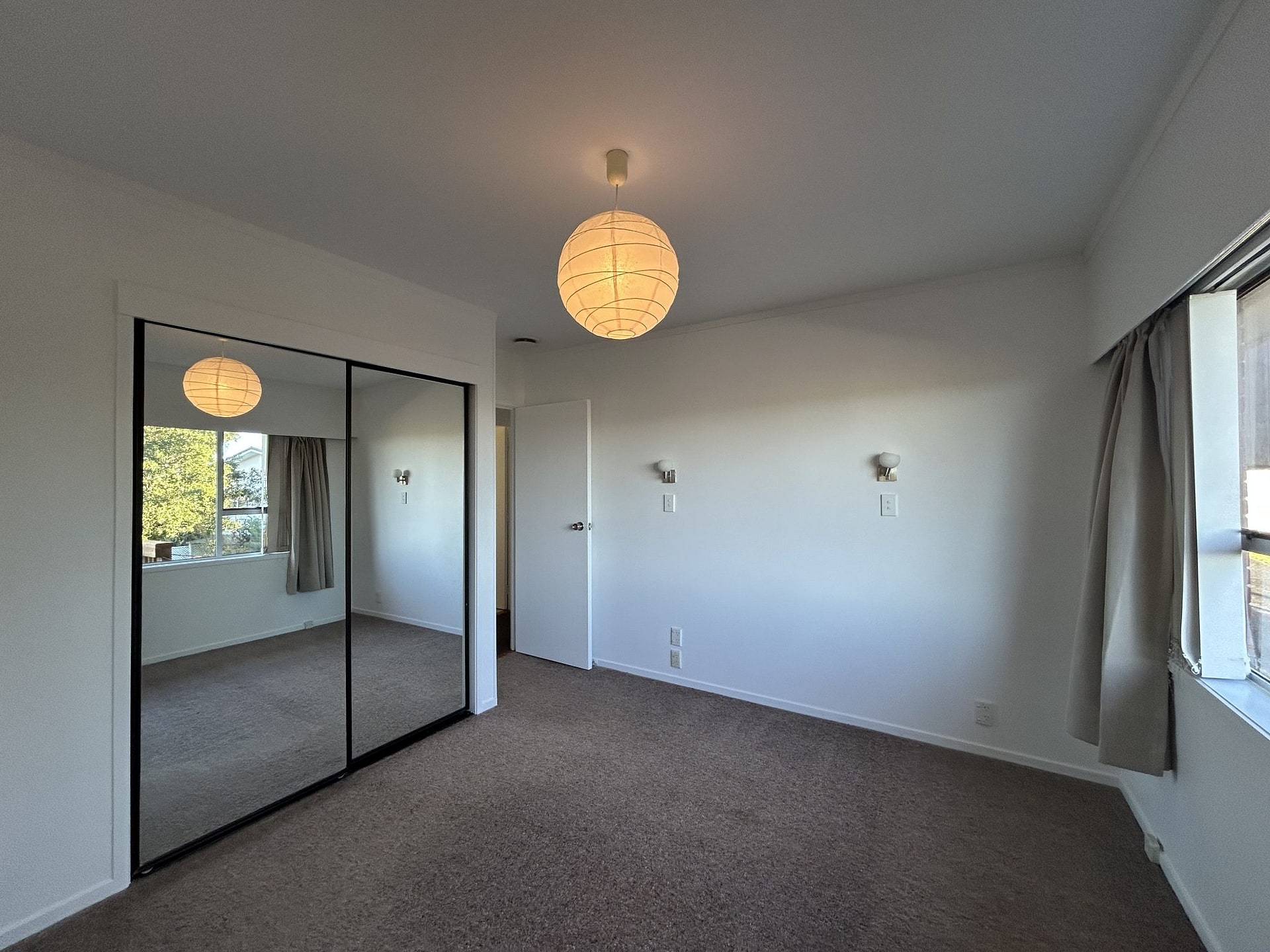 Hillcrest, 2 bedrooms — photo 13