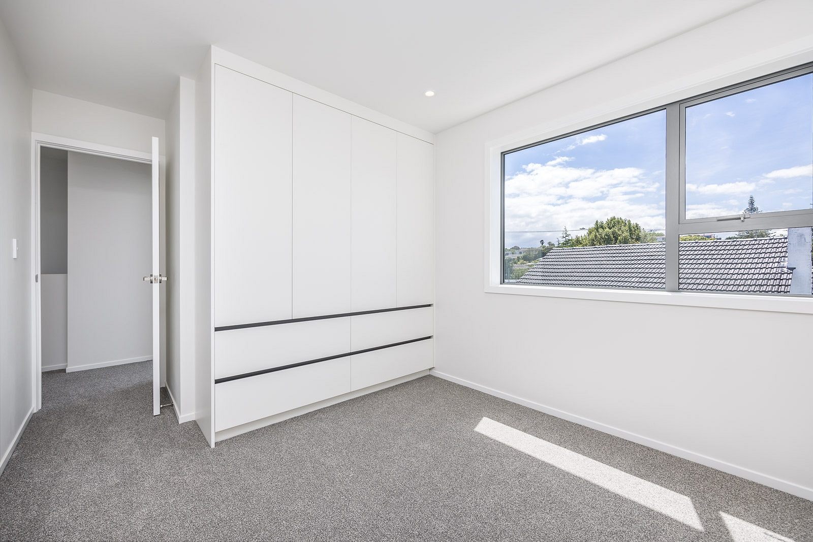 Totara Vale, 3 bedrooms — photo 13