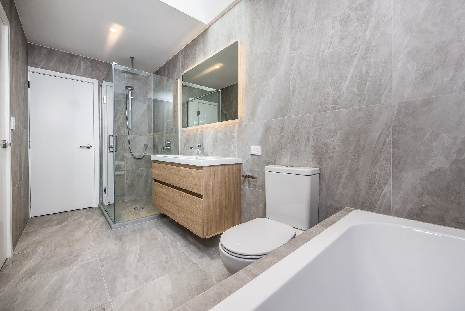 Totara Vale, 3 bedrooms — photo 15